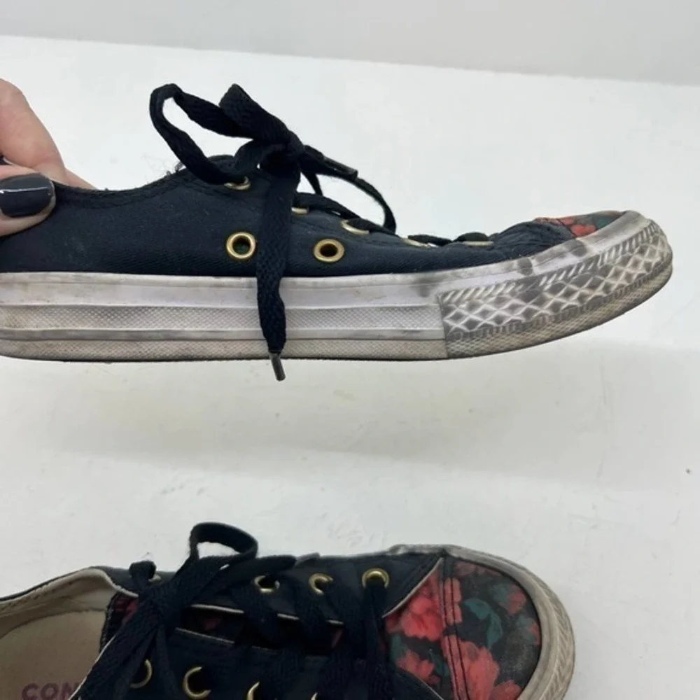 Converse All Star chuck taylor Low Top Black with Red Flowers kids Size 13